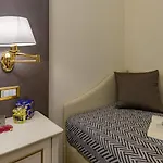 Vittorio Emanuele 4*