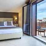 Vittorio Emanuele 4*