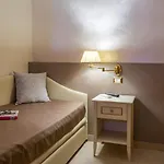 Vittorio Emanuele 4*