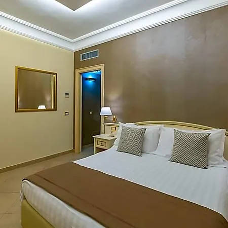 Vittorio Emanuele 4*
