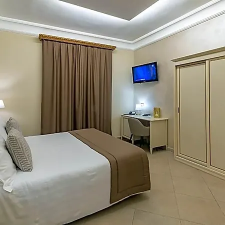 Vittorio Emanuele 4*