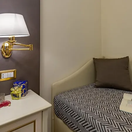 Vittorio Emanuele 4*