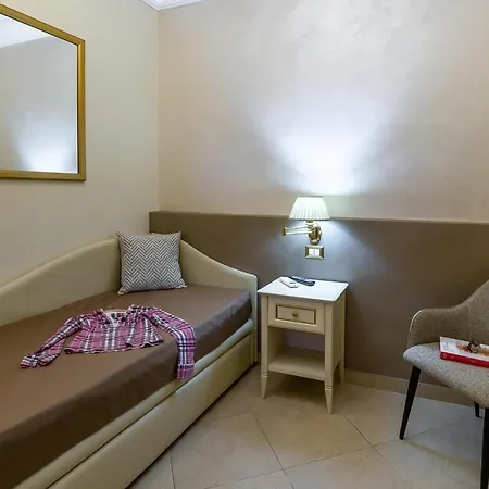 Vittorio Emanuele 4*